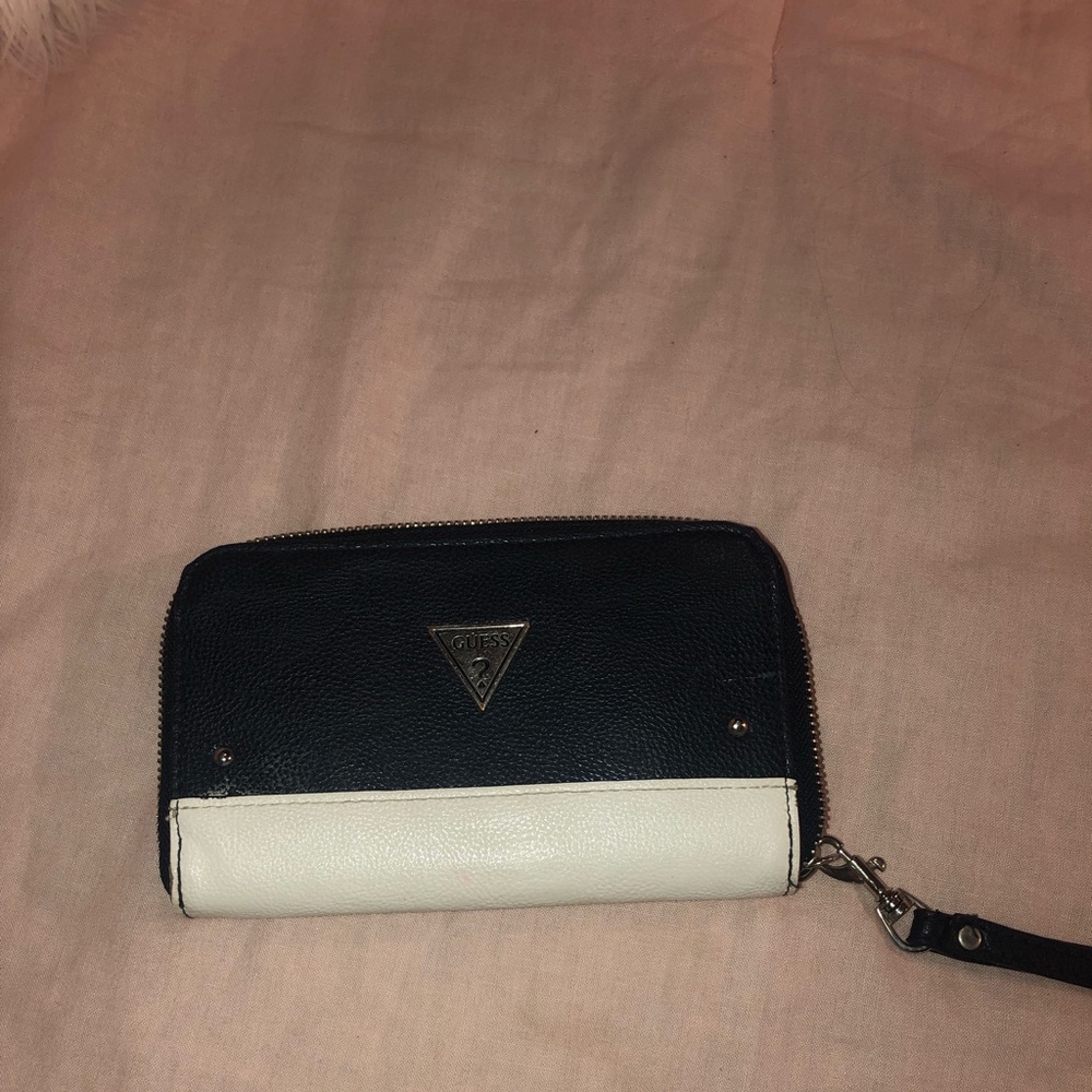 Guess wristlet